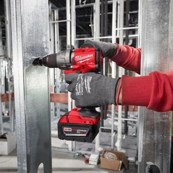 Taladro Percutor a batería 18V Milwaukee M18 FUEL 158Nm