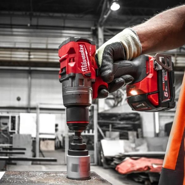Taladro Percutor a batería 18V Milwaukee M18 FUEL 158Nm